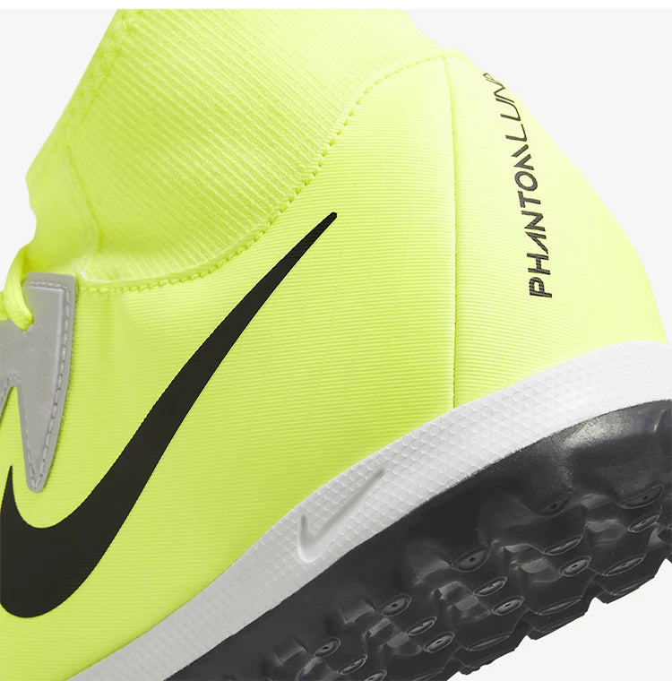 Nike Phantom Luna 2 Academy Turf football & futsal shoes