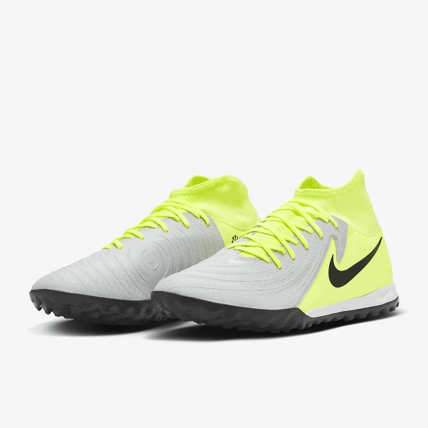 Nike Phantom Luna 2 Academy Turf football & futsal shoes