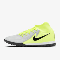 Nike Phantom Luna 2 Academy Turf football & futsal shoes